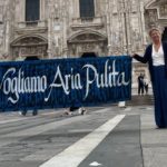  “Vogliamo Aria Pulita” è lo slogan apparso oggi a Milano, Roma, Napoli, Brescia, Livorno per chiedere azioni che riducano l’inquinamento atmosferico